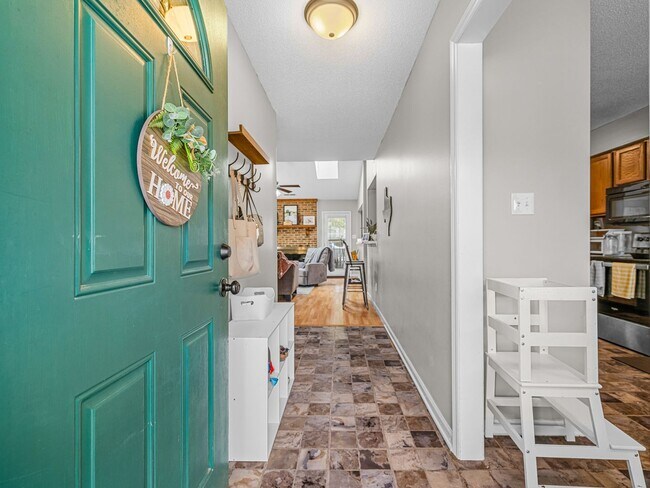 Building Photo - Raintree Subdivision