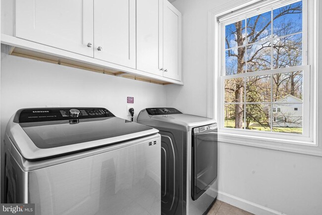 Building Photo - 3803 Estel Rd