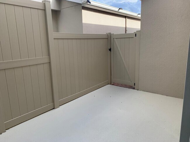 Building Photo - 13718 Beckman Dr