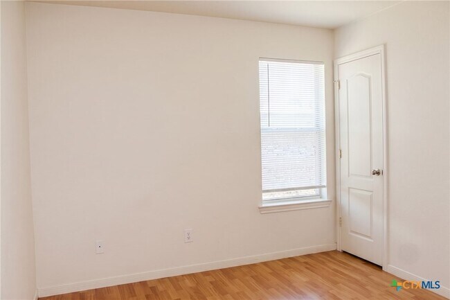 Building Photo - 413 Brittney Way