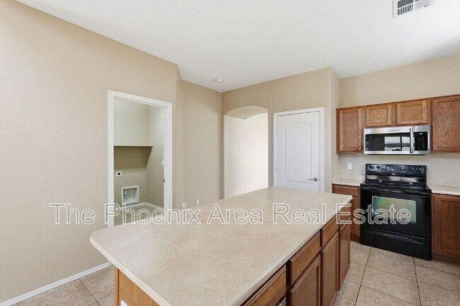 Building Photo - 44216 Palmen Dr