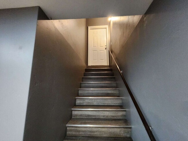 Building Photo - Short Lease Available