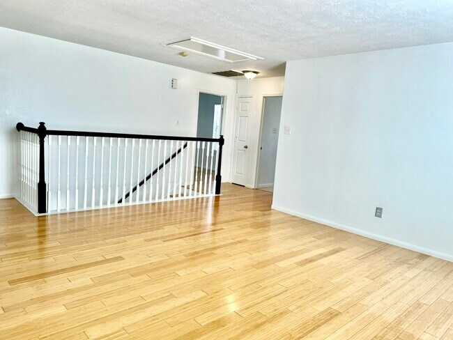 Building Photo - 7110 Favian Ct