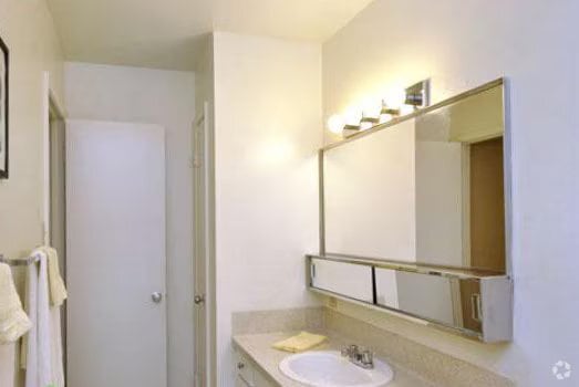 Building Photo - 6125 E Wonsley Dr
