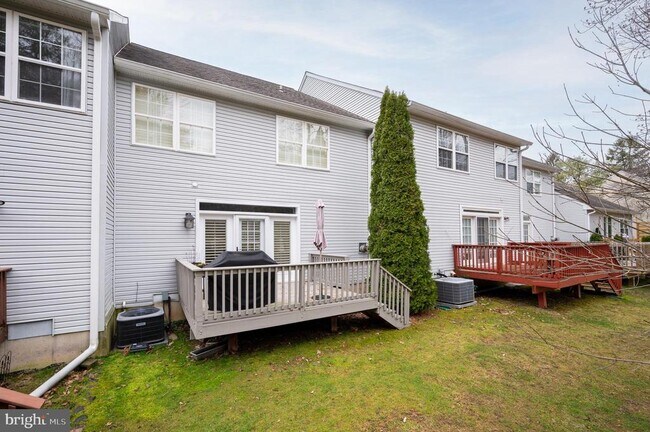 Building Photo - 110 Talleyrand Dr