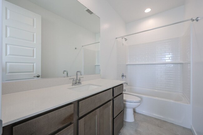 Building Photo - 4-Bedroom Home in Mystic at Lake Pleasant