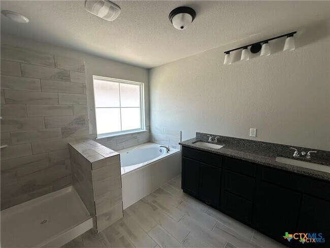 Building Photo - 1814 Horatio St