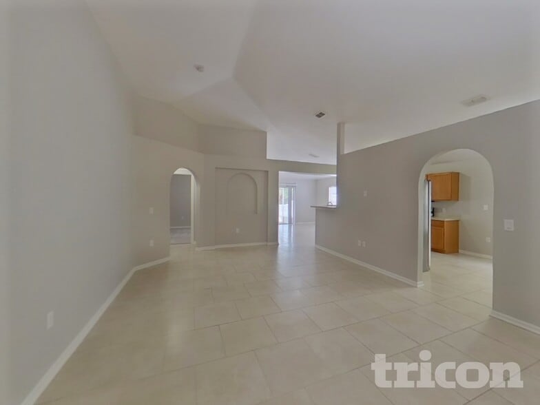 Building Photo - 1304 Alhambra Crest Dr