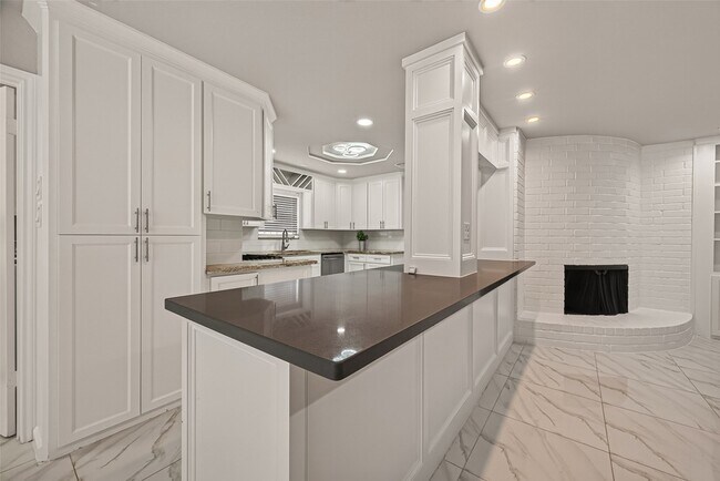 Building Photo - 5207 Bent Bough Ln