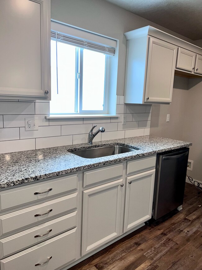 Building Photo - 17948 Ryans Ridge Ave