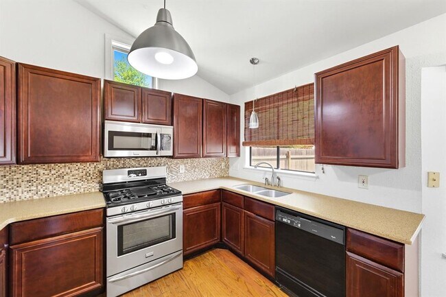 Building Photo - 8909 Romayne Ln