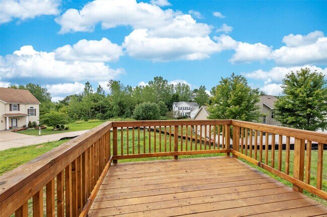 Building Photo - 4602 Siesta Dr
