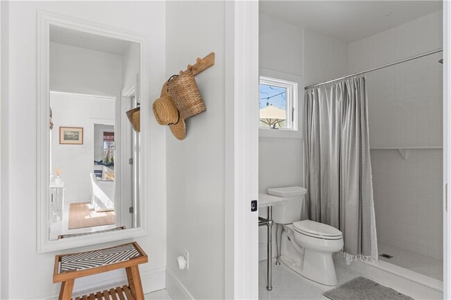 Building Photo - 193 Coggeshall Ave