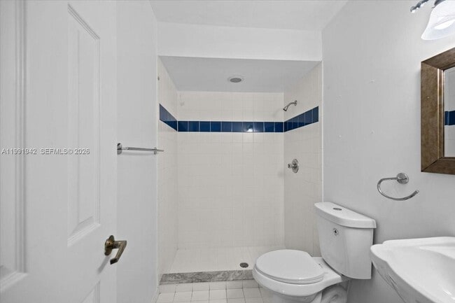 Building Photo - 2560 Bass Way