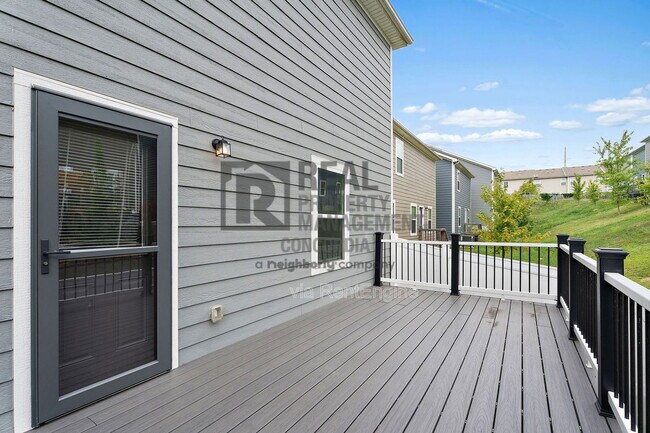 Building Photo - 317 Sportsman Dr