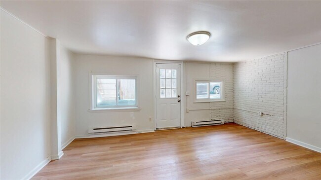 Building Photo - 376 Saw Mill River Rd