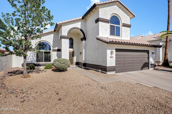Building Photo - 2399 S Walnut Dr