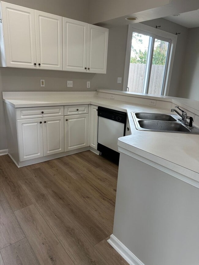 Building Photo - Plantation Woods  in Chesapeake 3 BR, 2.5 BA, 2 Car Garage