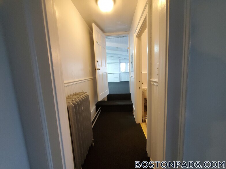 Building Photo - 3 Chamblet St