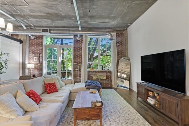 Building Photo - 3235 Roswell Rd NE