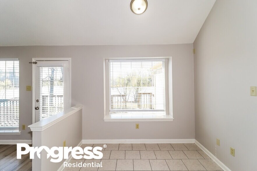 Building Photo - 6175 Lakefront Dr