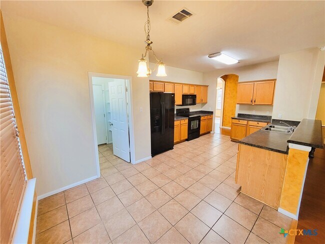 Building Photo - 610 Taurus Dr