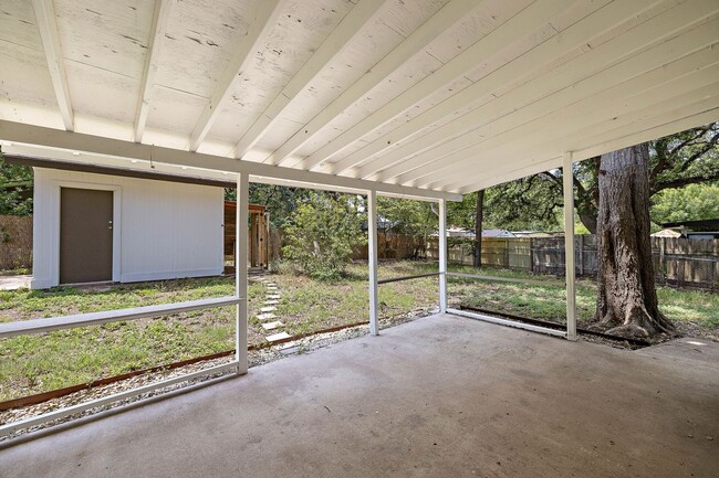 Building Photo - 403 Flournoy Dr