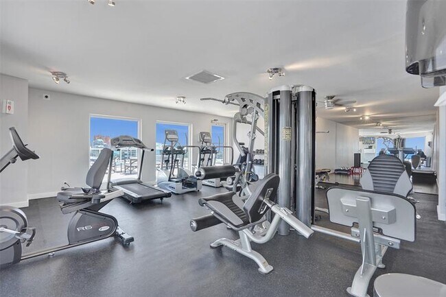 Building Photo - 2841 N Ocean Blvd