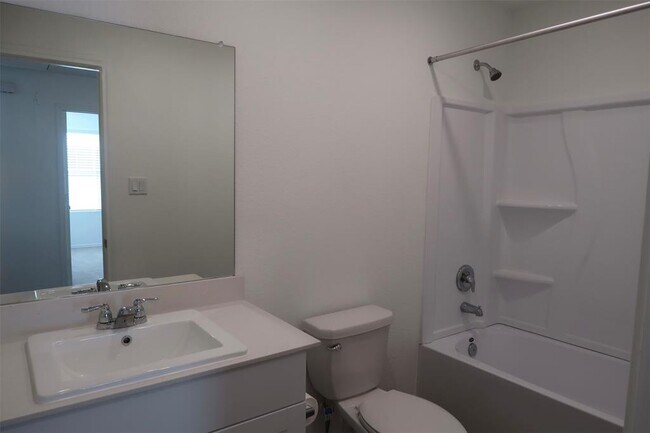 Building Photo - 716 Commander Abbott Dr