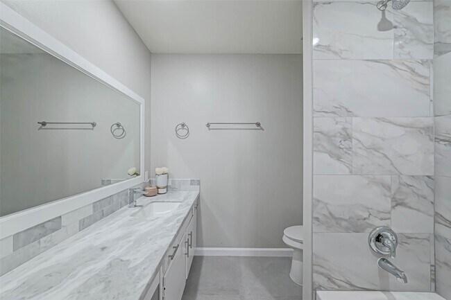 Building Photo - 925 Wax Myrtle Ln