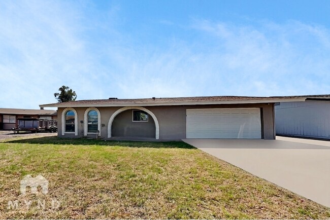 Building Photo - 1114 S Lilac Cir