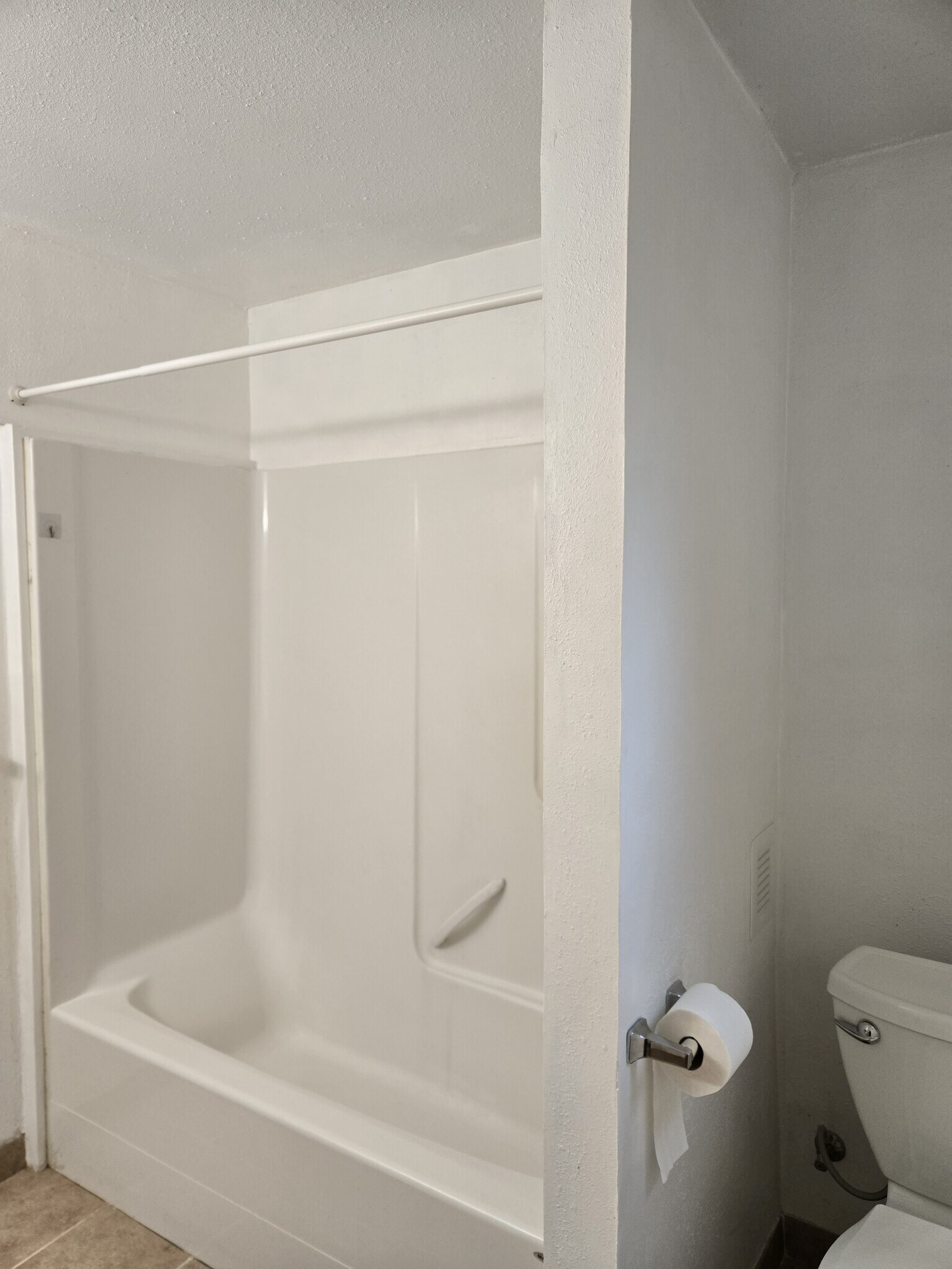 Building Photo - 4720 SE 52nd Ave