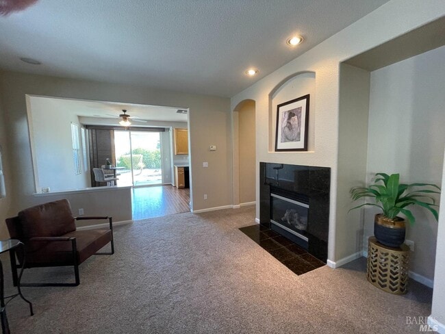 Building Photo - 206 Cedar Ridge Dr