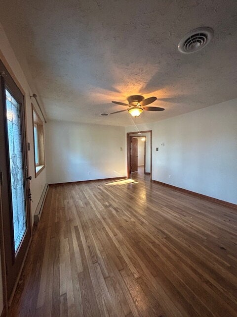 Building Photo - "Charming 3-Bed Retreat on Kendrick Ford Road - Cozy 814 Sq Ft in Front Royal!"