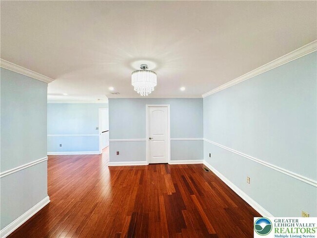 Building Photo - 6945 Hunt Dr