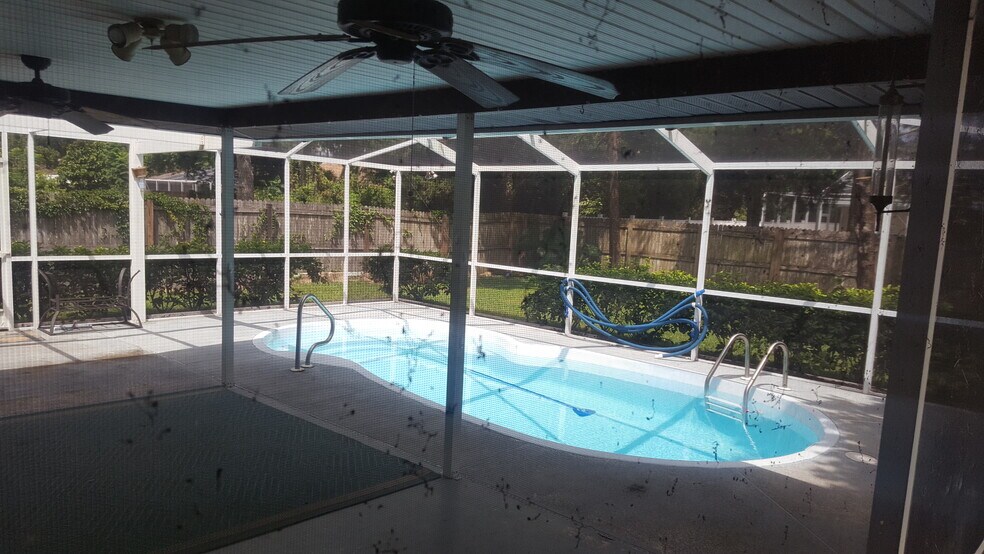 Building Photo - 13123 Little Farms Dr