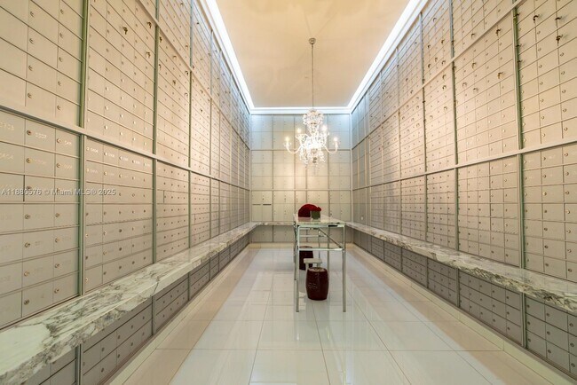Building Photo - 495 Brickell Ave