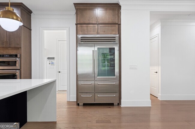 Building Photo - 2045 Kent Ct