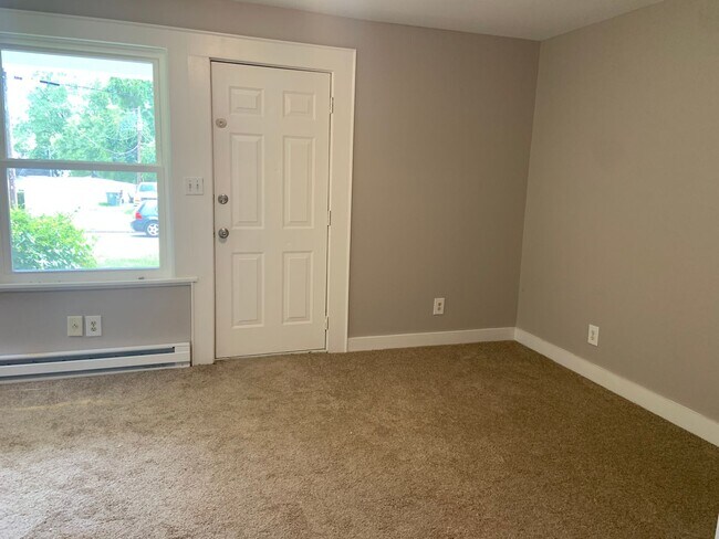 Building Photo - 3461 Sunnycrest Ave