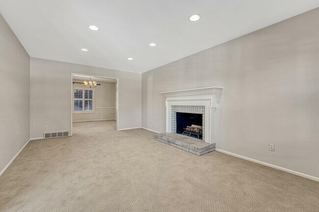 Building Photo - 7398 S Hudson Way