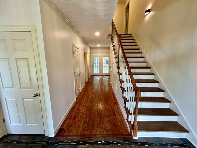 Building Photo - 1302 Honeywood Pl
