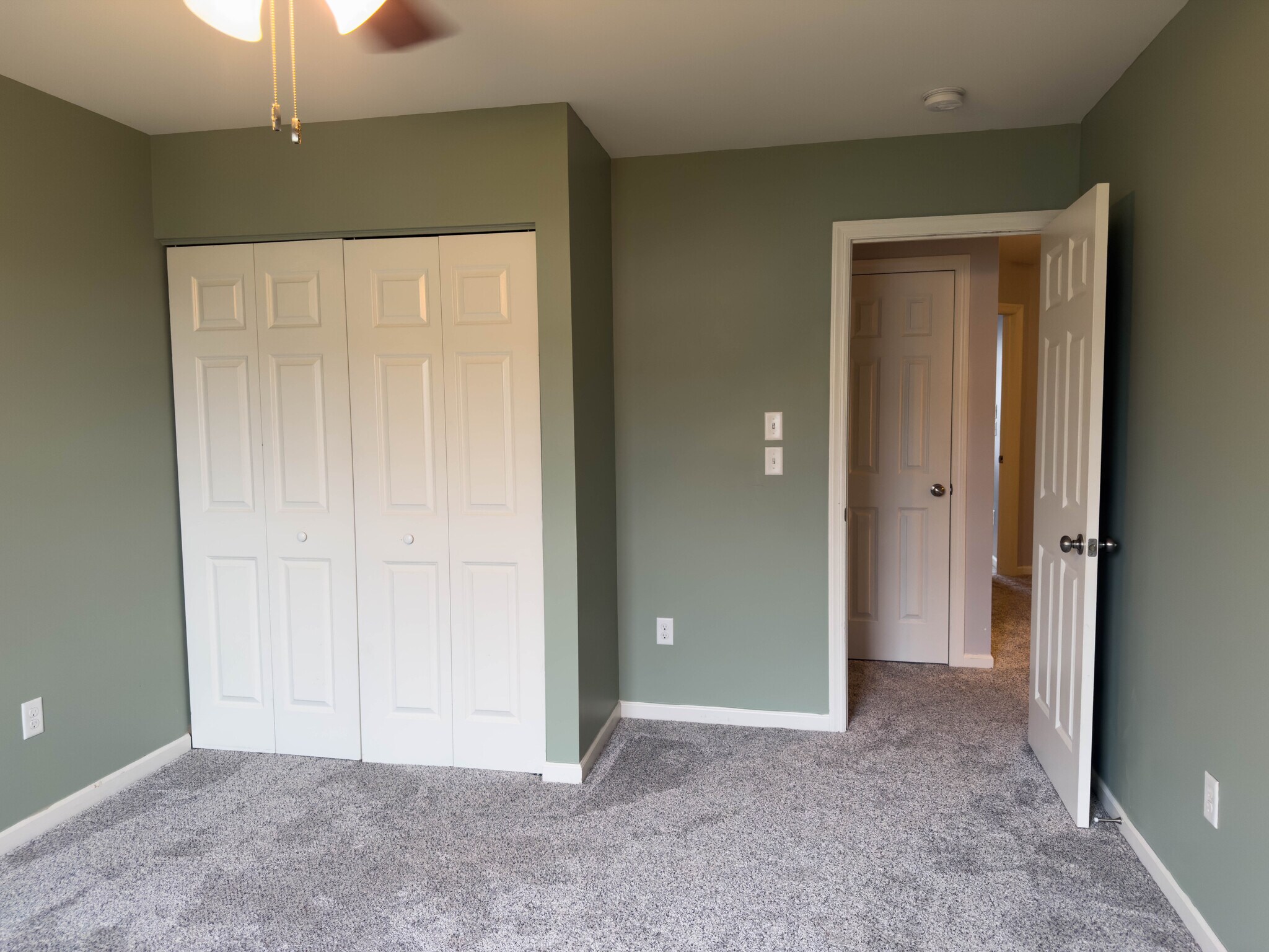 Building Photo - 111 N Village Cir