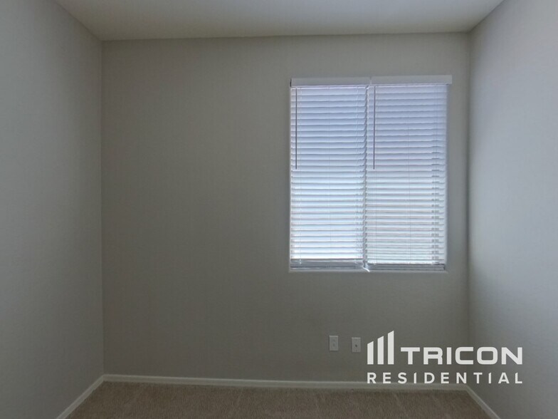 Building Photo - 3327 W St Kateri Dr