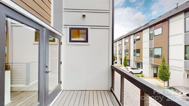 Building Photo - 1211 Minter Pl