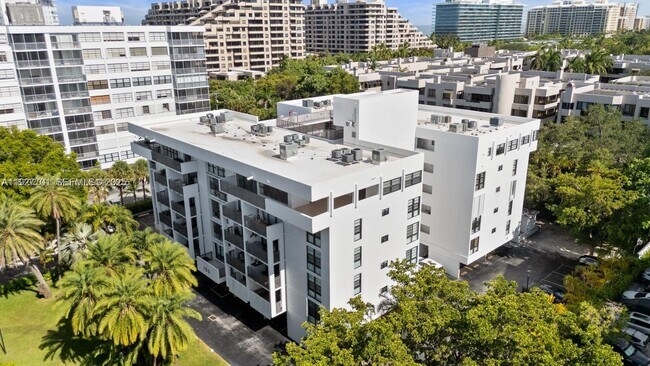 Building Photo - 100 Ocean Ln Dr