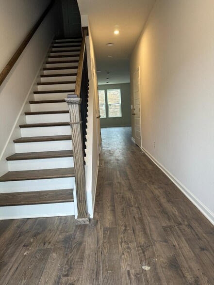 Building Photo - 5074 Dayflower Dr