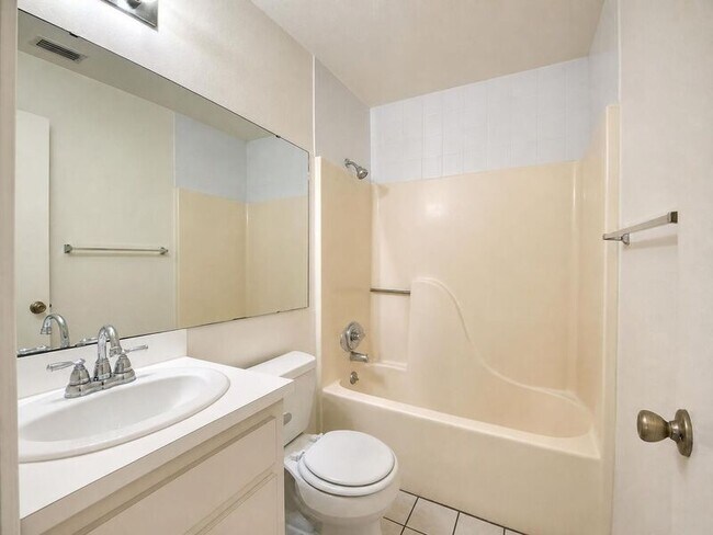 Building Photo - 3931 Spoonbill Ct