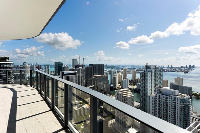 Building Photo - 1000 Brickell Plaza