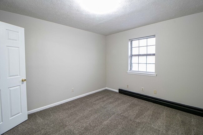 Building Photo - 17-417 Thompsonville Ln