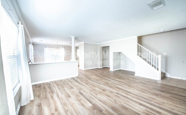 Building Photo - 225 Samantha Dr